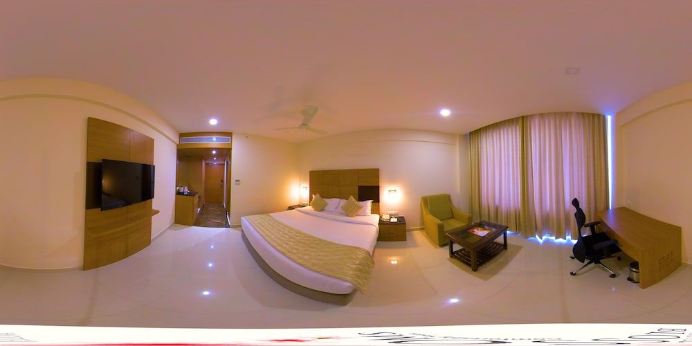 Hotel Blossoms Executive Room, Multiple Beds, Accessible, Smoking