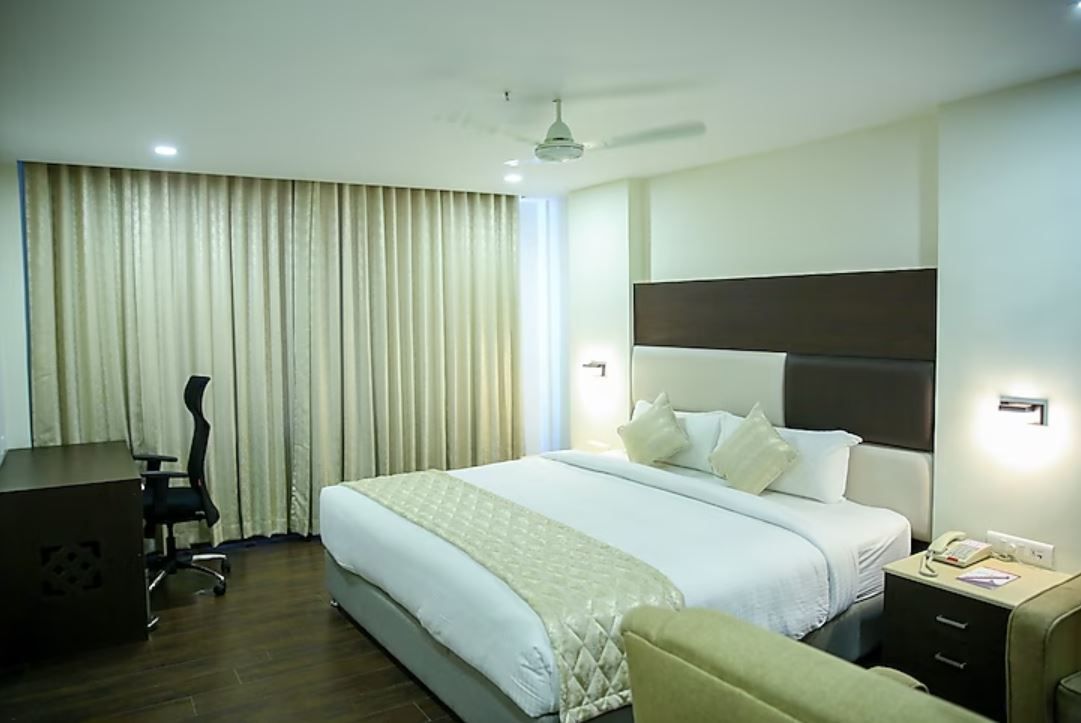 undefined Hotel Blossoms 4