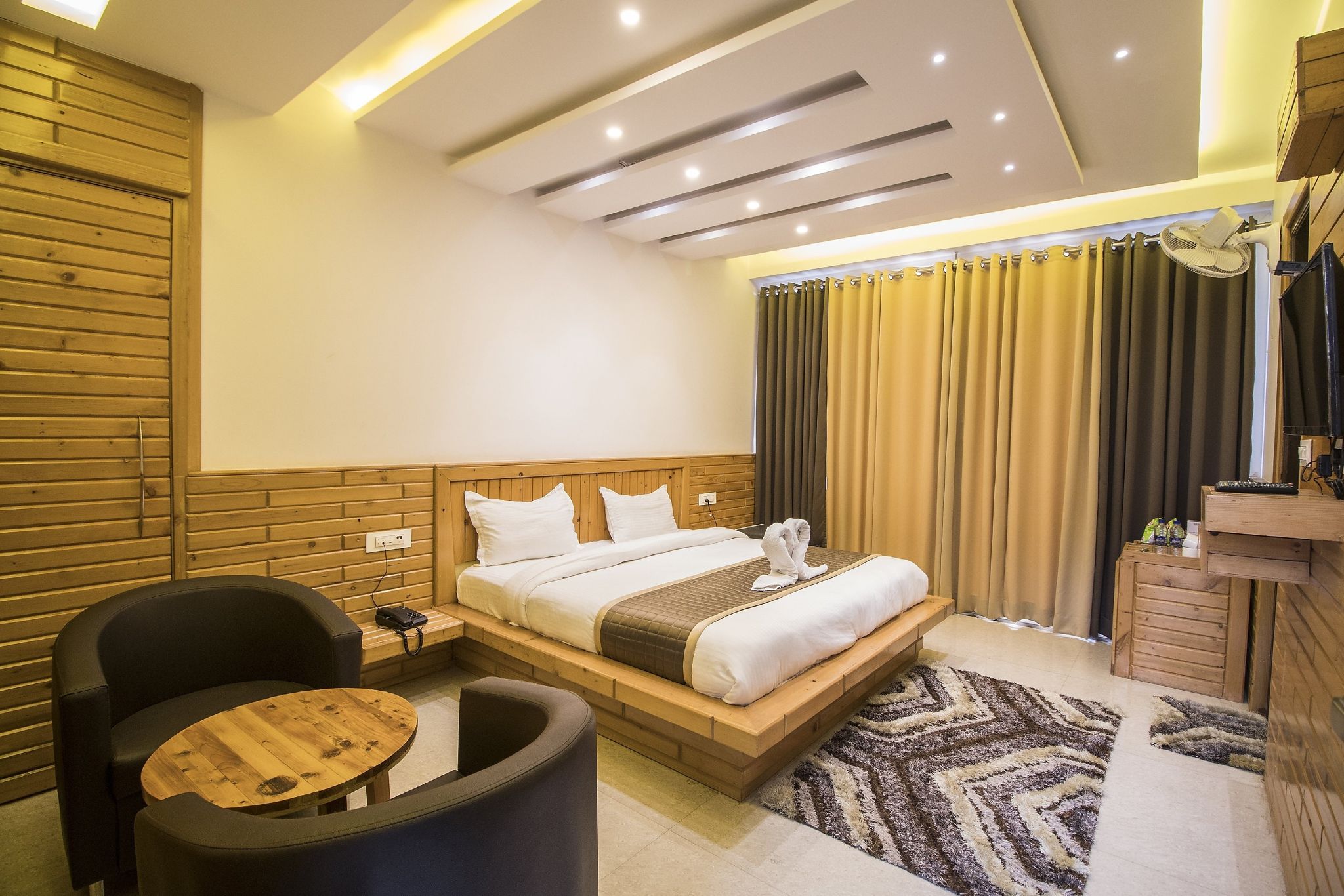 Standard room without view, TV and balcony