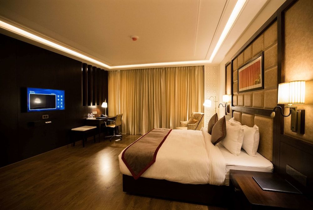 Suite, 1 King Bed, Non Smoking