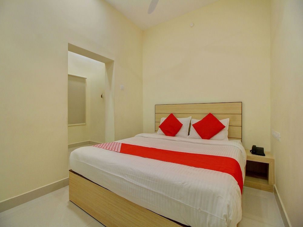 OYO 17355 Shri Sai Homestay Standard Room 8