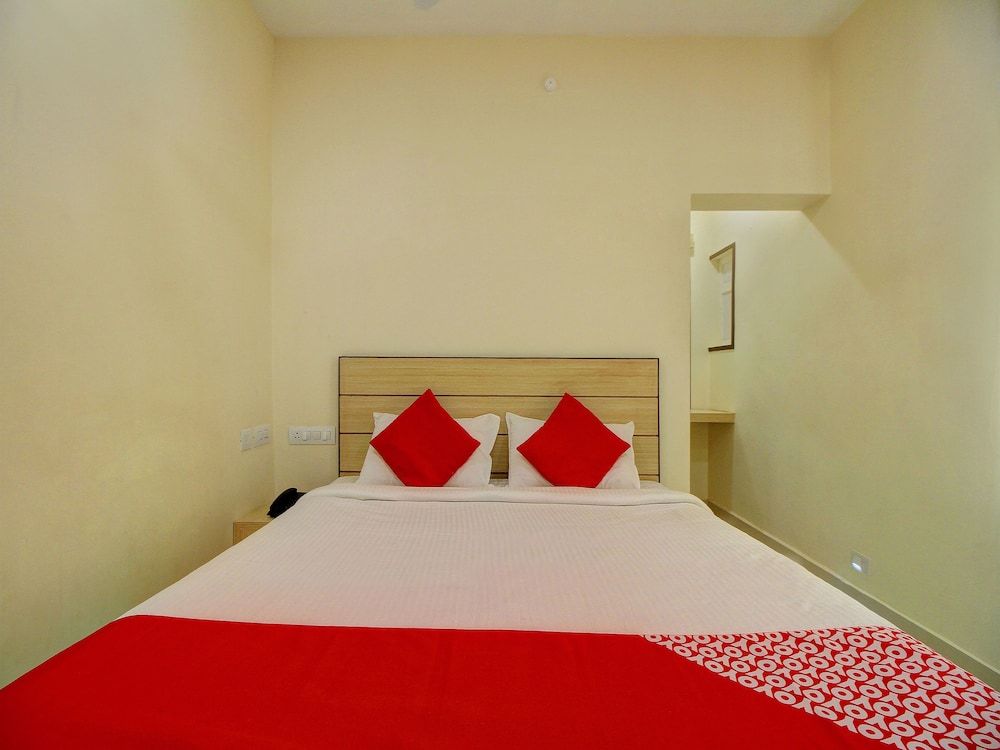 OYO 17355 Shri Sai Homestay Standard Room 9