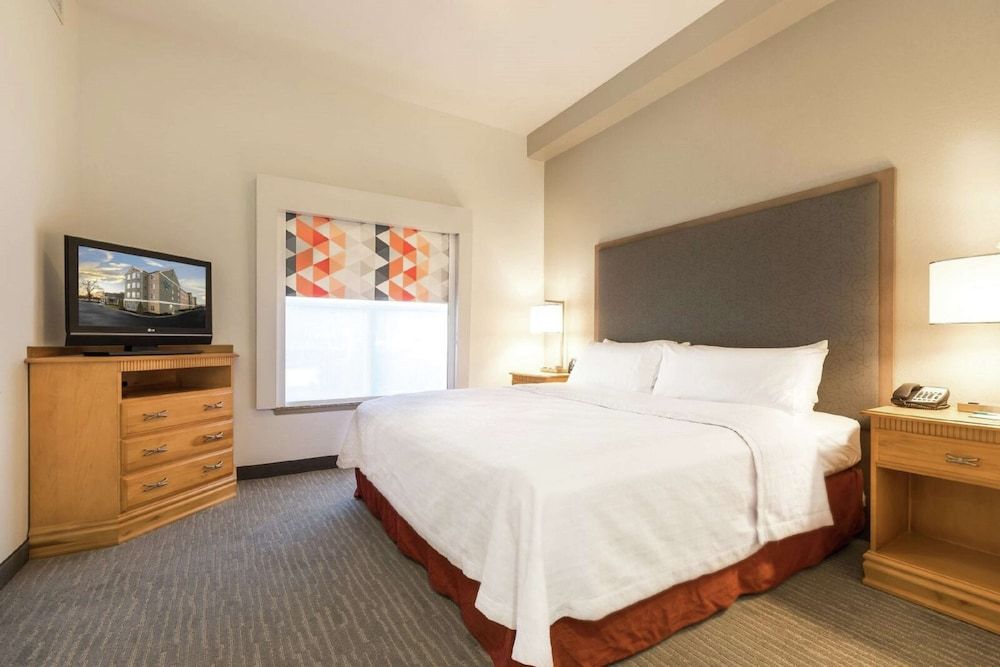 Suite, 1 King Bed, Non Smoking