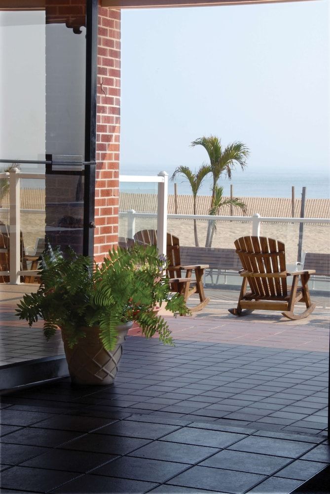 undefined Plim Plaza Hotel 9