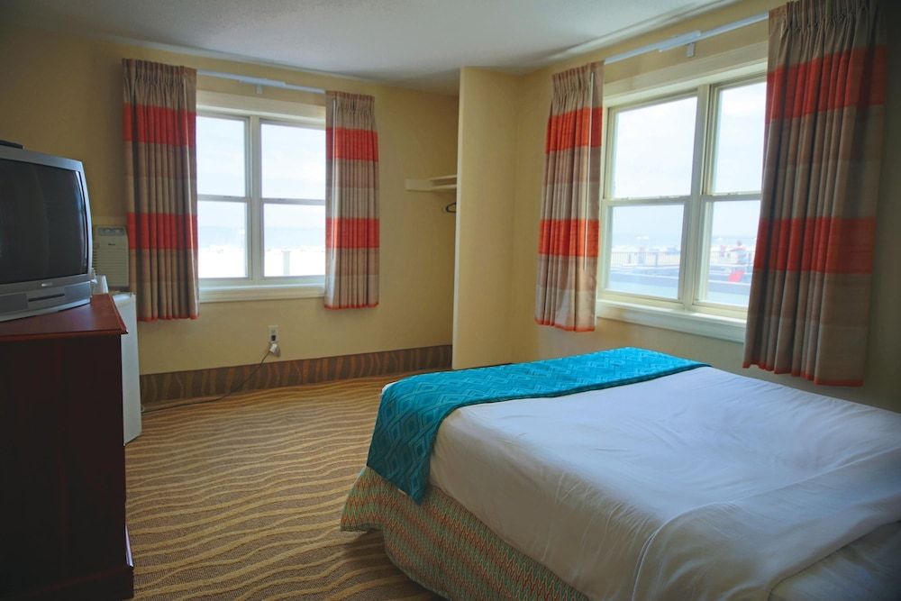 Room, 1 Queen Bed, Non Smoking, Oceanfront