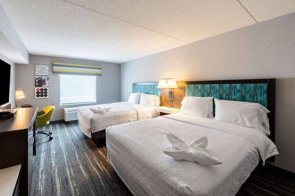 undefined Hampton Inn & Suites Poughkeepsie 2