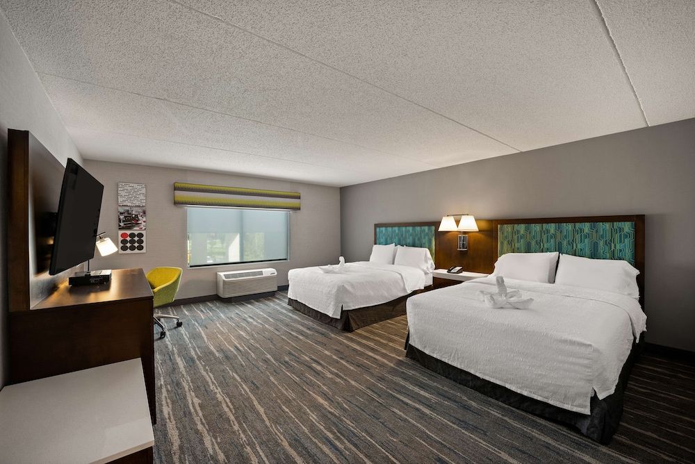 undefined Hampton Inn & Suites Poughkeepsie 4