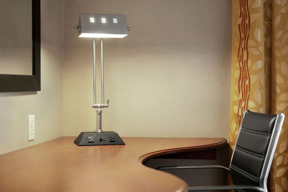 Hampton Inn & Suites Poughkeepsie Standard room with king bed 2