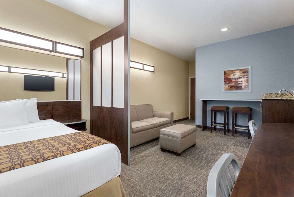 Suite, 1 Queen Bed, Non Smoking