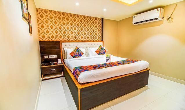 FabHotel SVR Deluxe Room 2