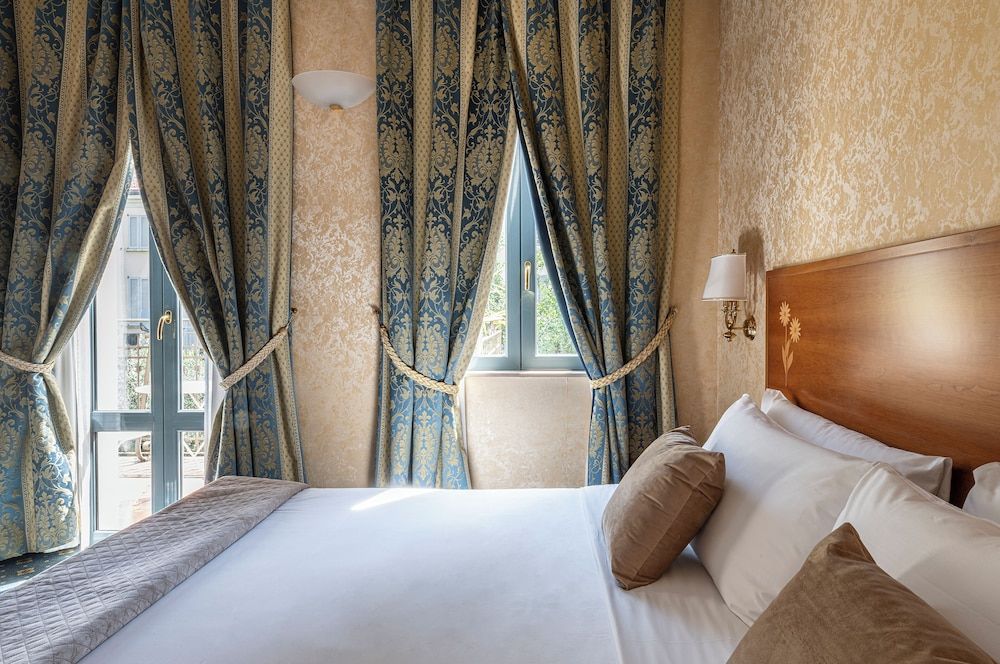 Boutique Hotel Dieci Classic Double Room 3