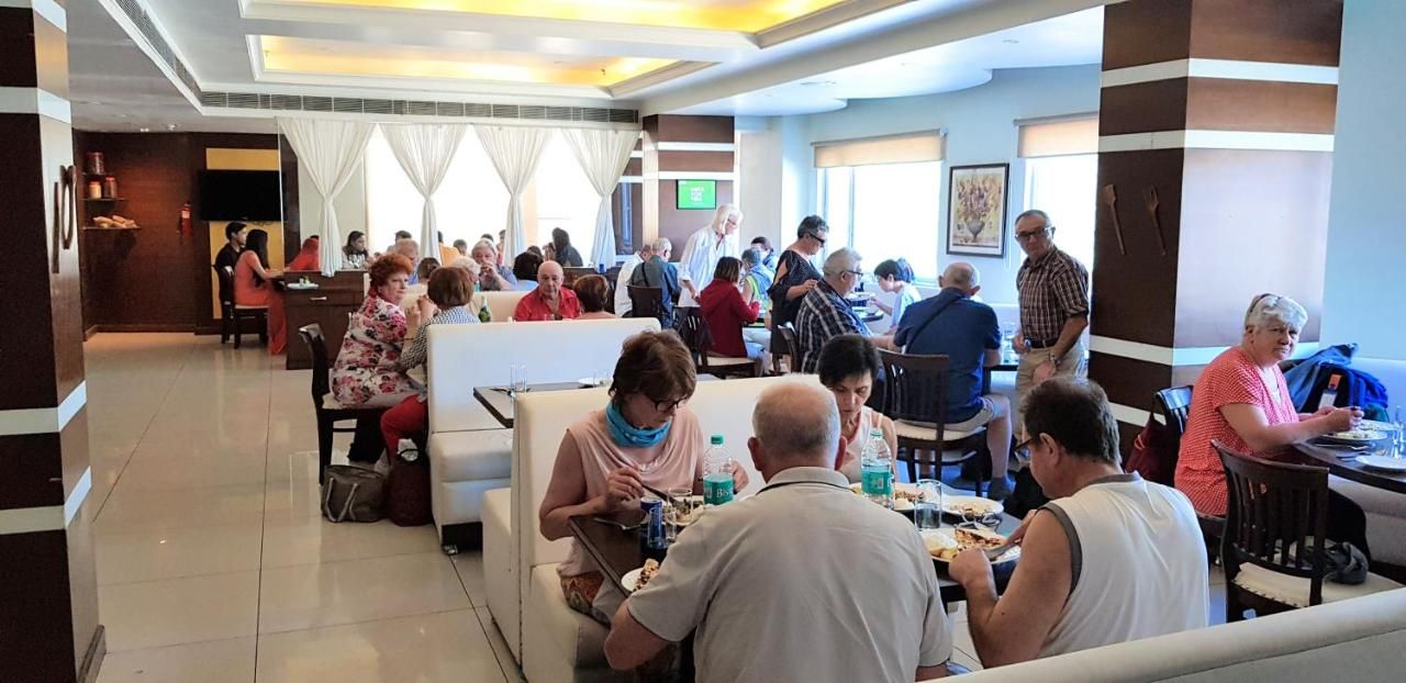 Food & Dining