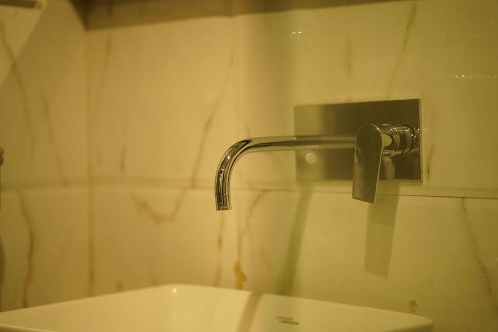 Parkk Boutique by HST Hotels Deluxe Room (King or Twin Bed) 10