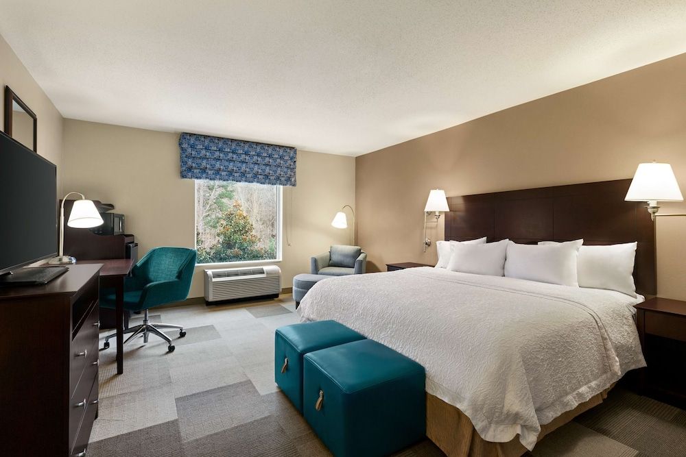 undefined Hampton Inn & Suites Atlanta Airport West/Camp Creek Pkwy 10