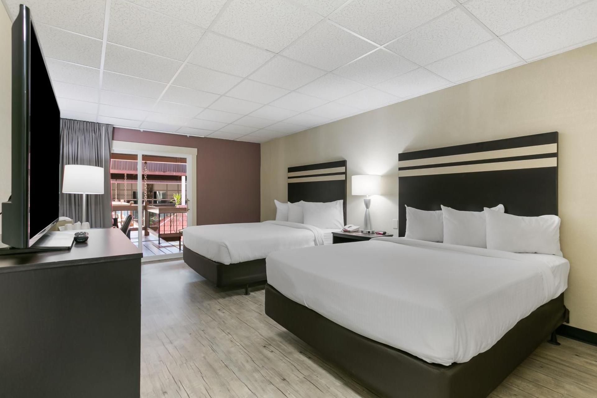 Deluxe Room with Two Queen Beds Poolside