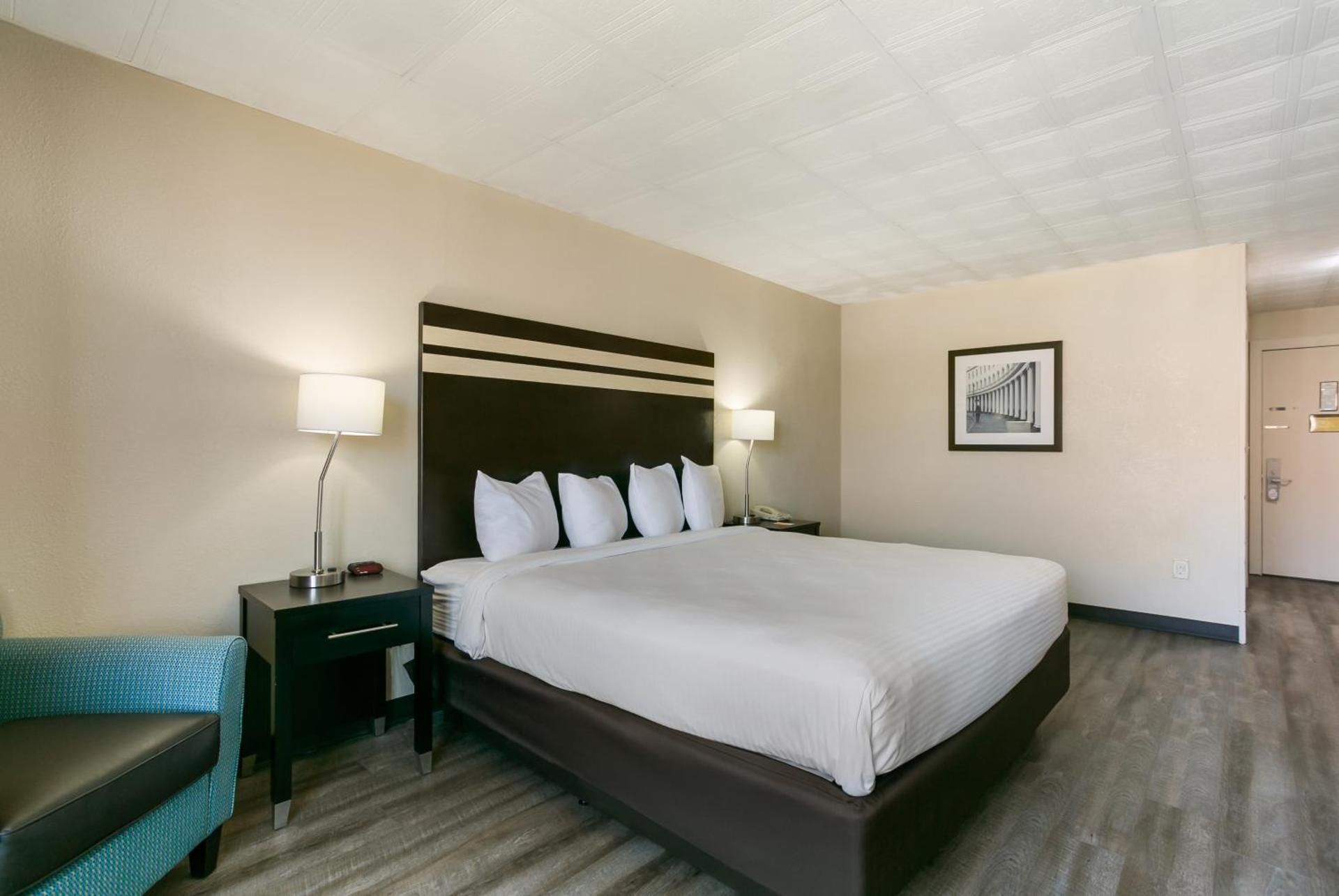 Deluxe King Room