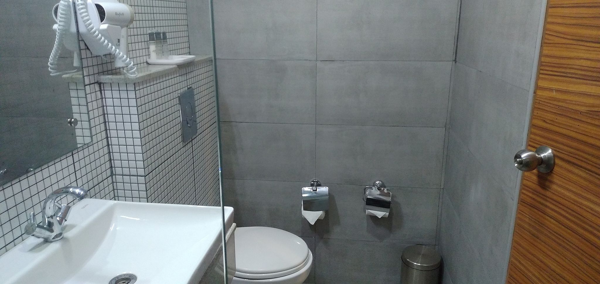 Regenta Inn Indiranagar Bangalore Deluxe Room 21