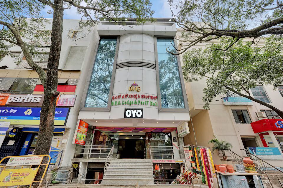 Hotel O BNS Lodge Near National College Basavanagudi
