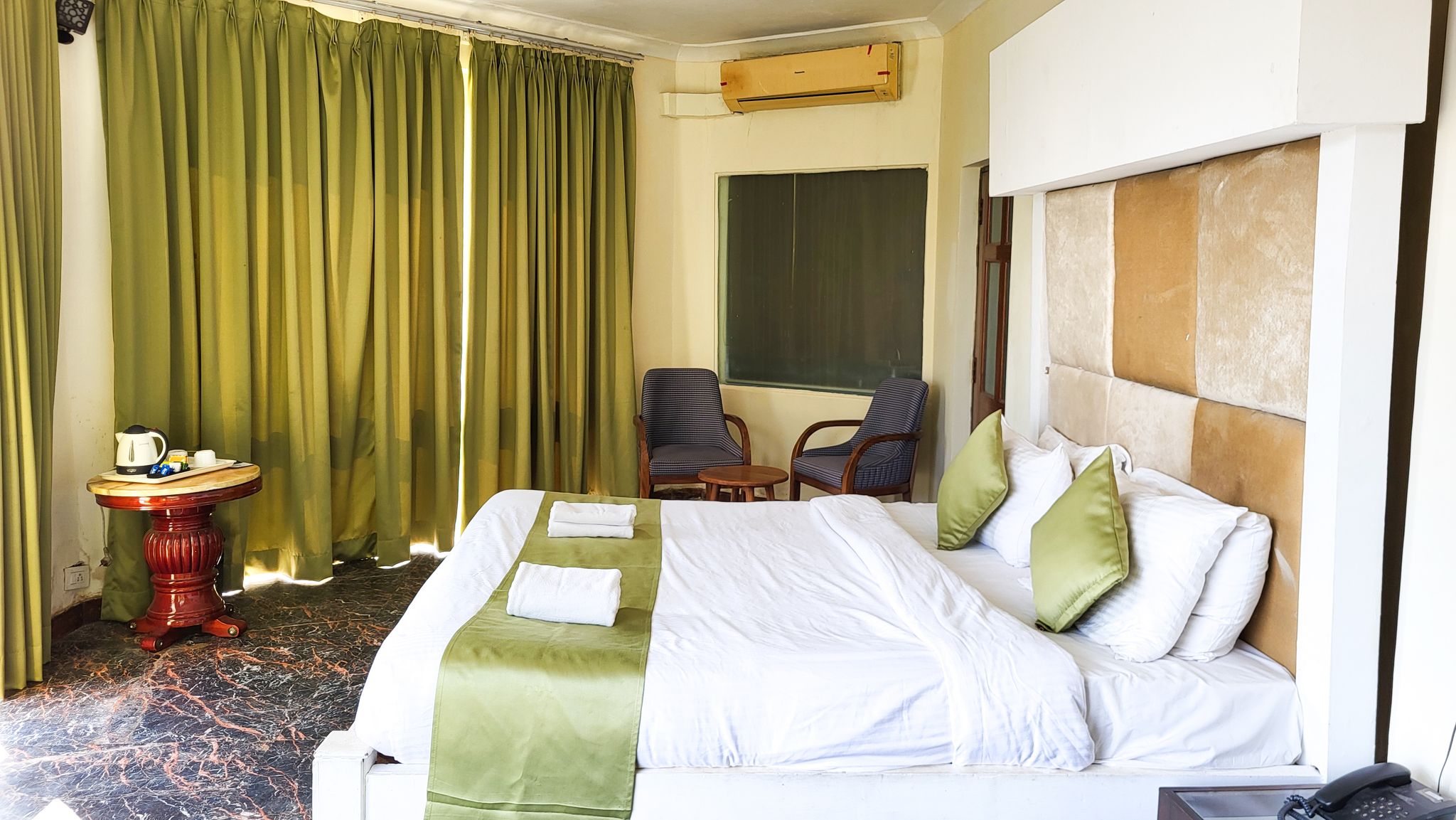 Stone Wood Riverfront Resort Room In Villa