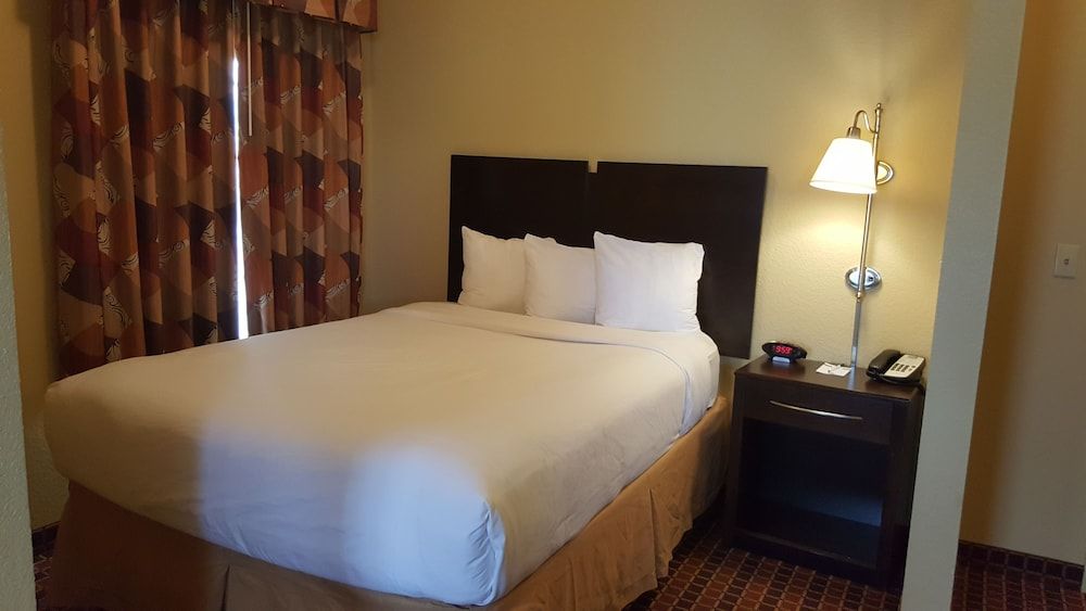Suite, 1 Bedroom, Kitchen