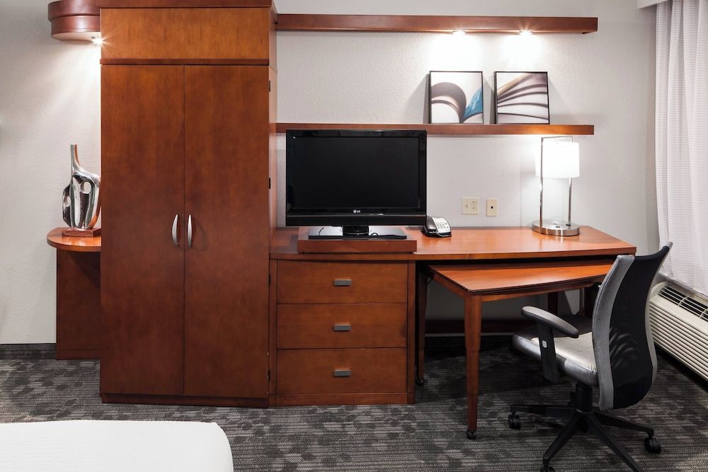 undefined Courtyard by Marriott Miami at Dolphin Mall 10