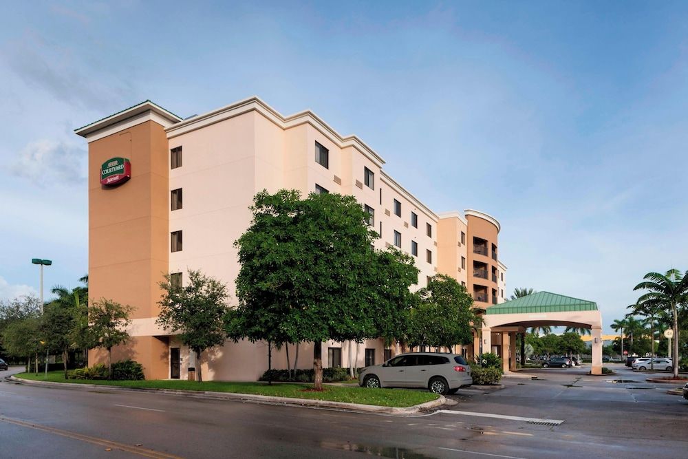 undefined Courtyard by Marriott Miami at Dolphin Mall 4