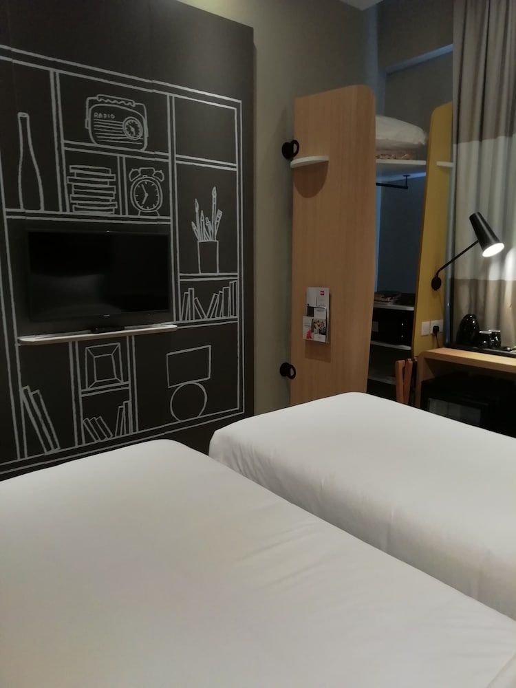 ibis Jeddah Malik Road Standard Room, 2 Twin Beds