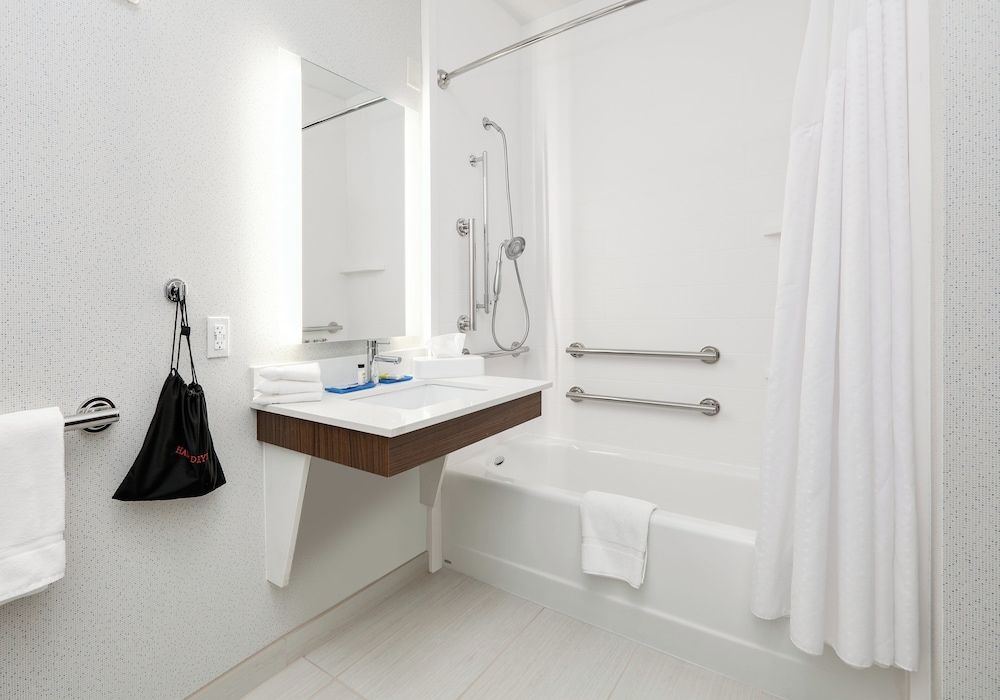 Standard Room, 2 Queen Beds, Accessible (Communications)
