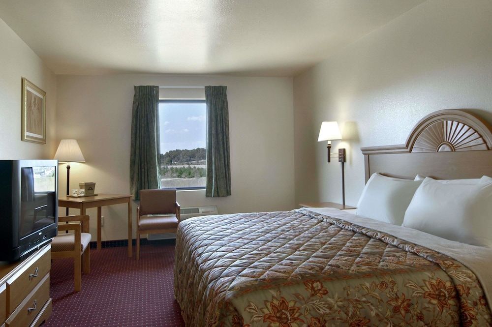 Standard Room, 1 King Bed