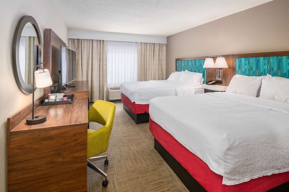 Standard room with two queen beds