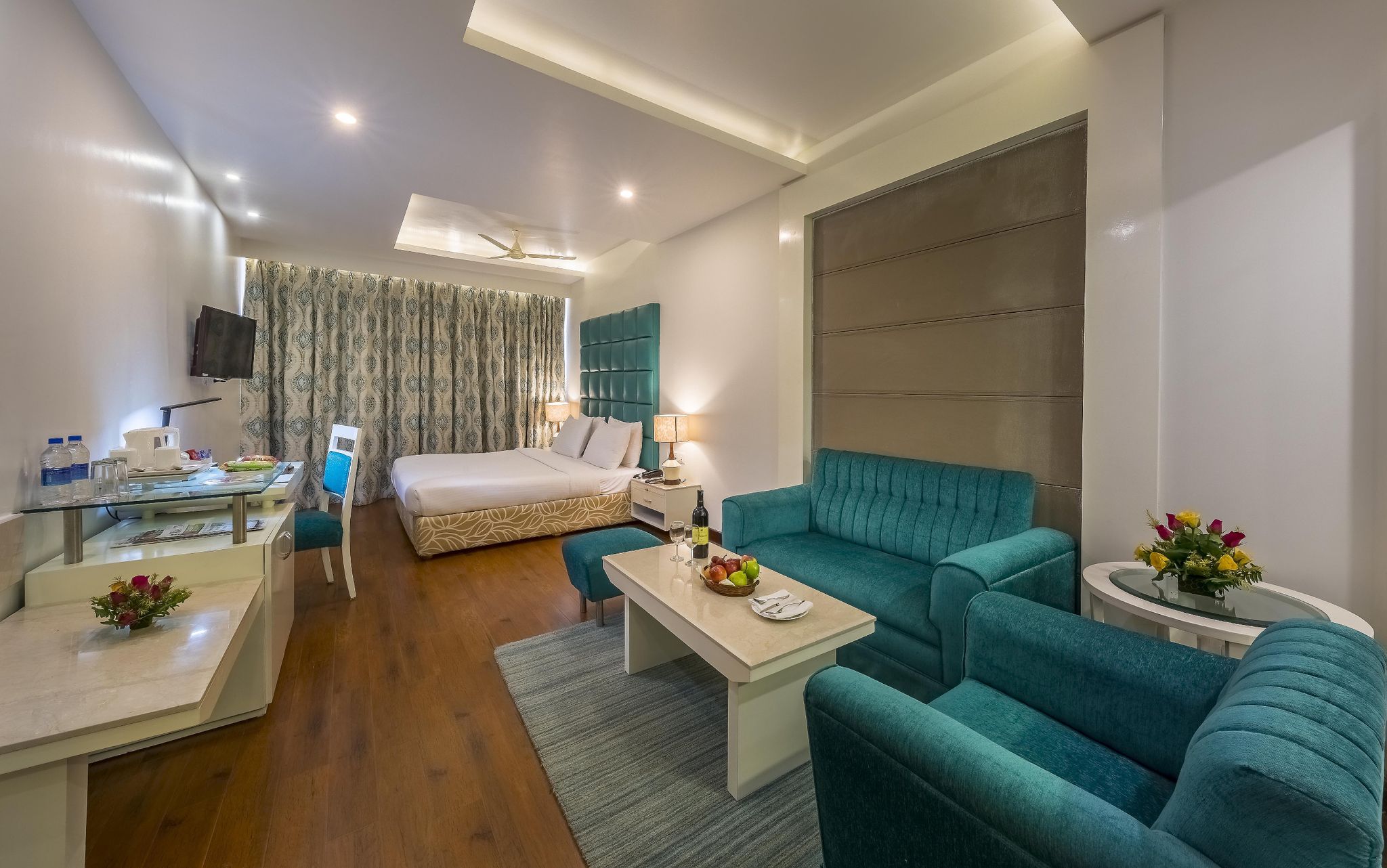 Club Royal Room (With Bathtub)