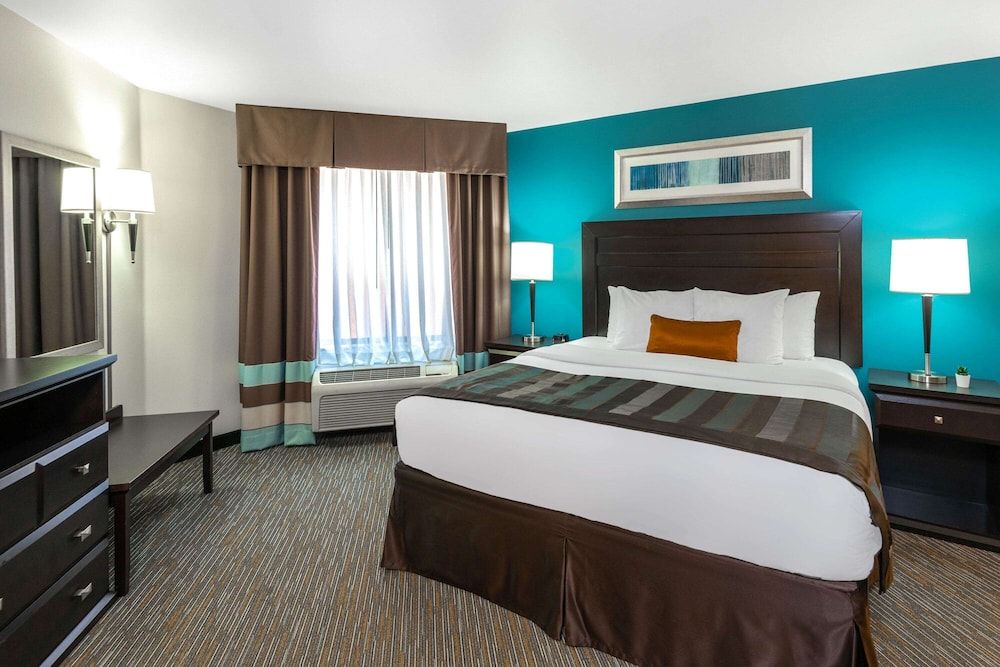 Executive Suite, 1 King Bed, Non Smoking