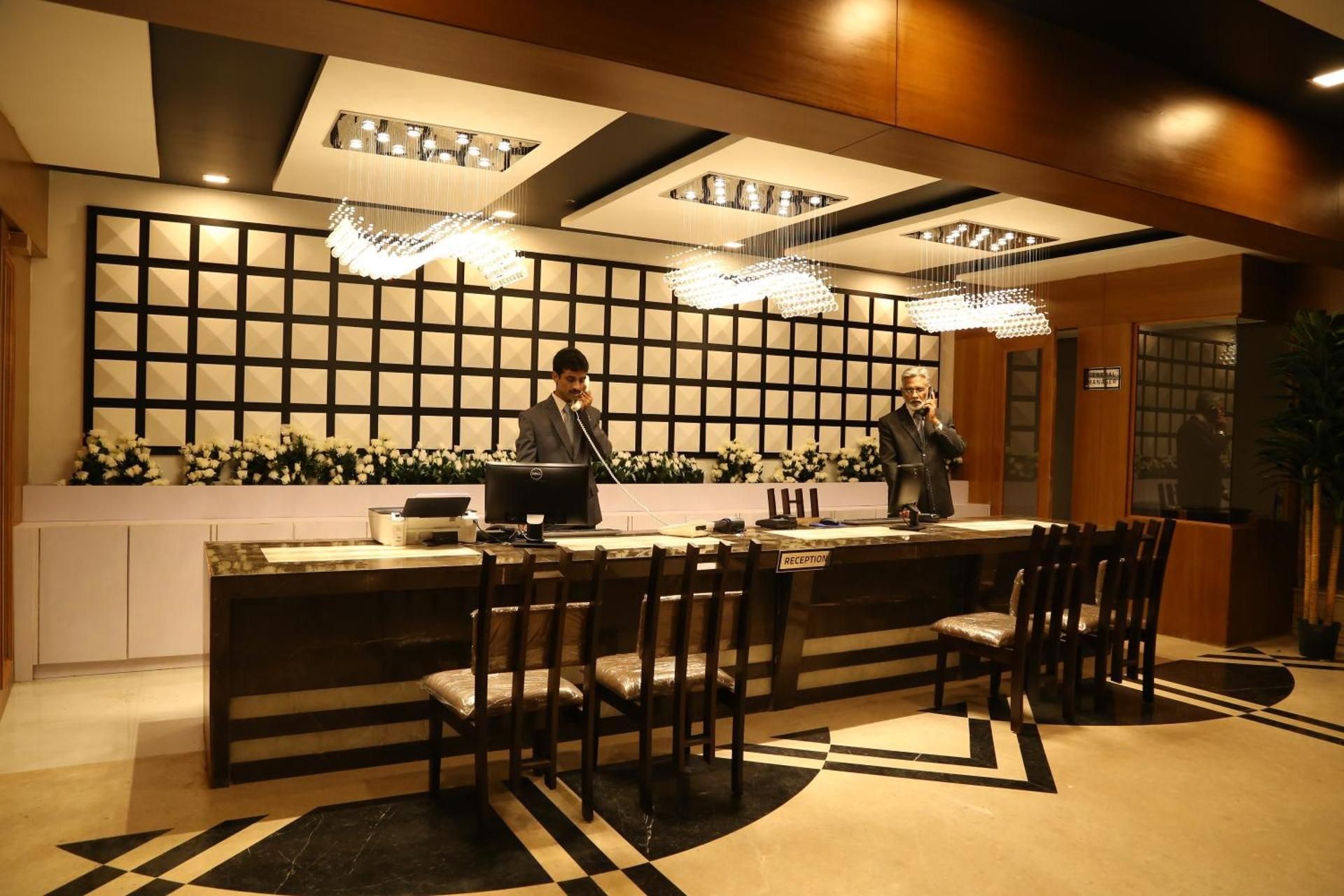 undefined Hotel Metropolis 2