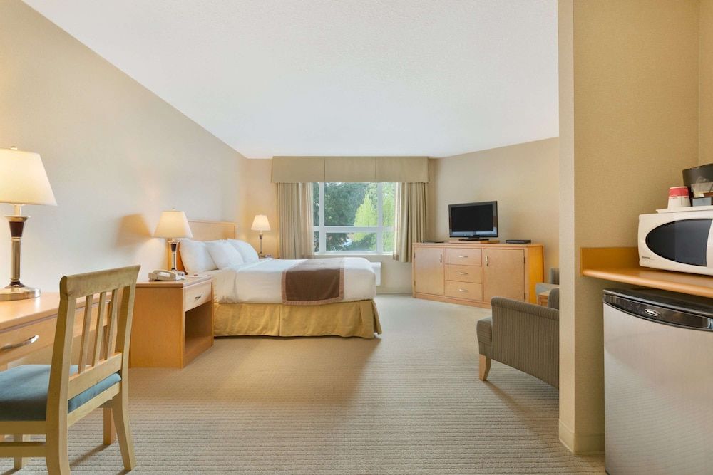 Room, 2 Queen Beds, Non Smoking, Balcony
