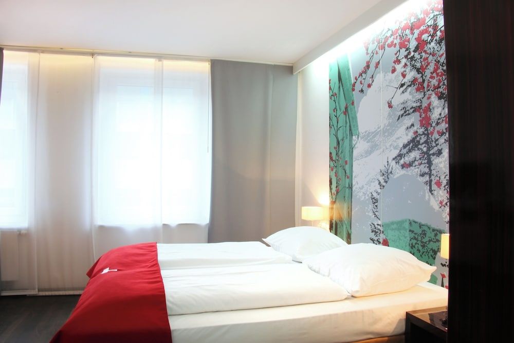 Helvetia Hotel Munich City Center Superior Double Room 2