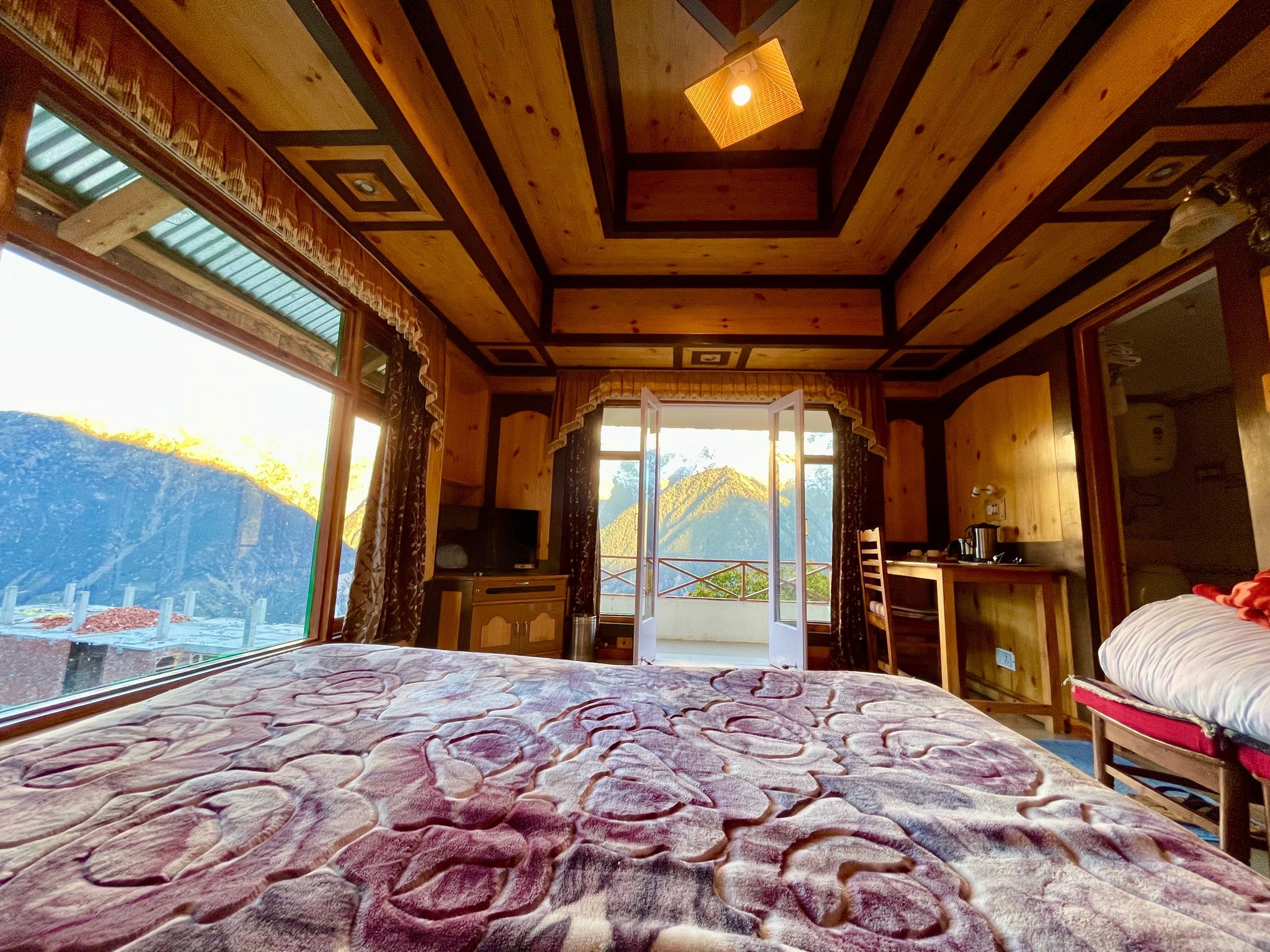 Luxury Kinnaur Kailash View Open Balcony