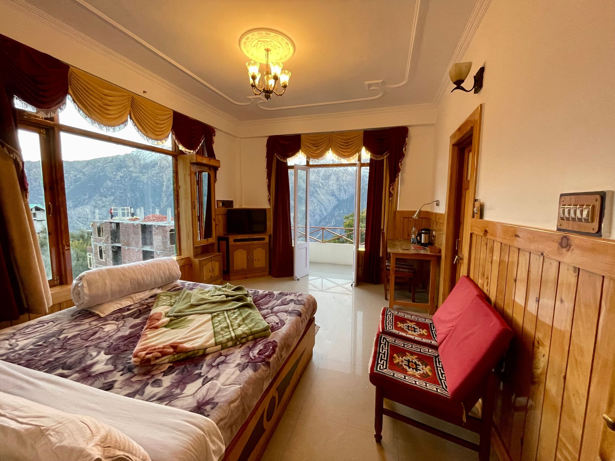 Luxury Kinnaur Kailash View Open Balcony