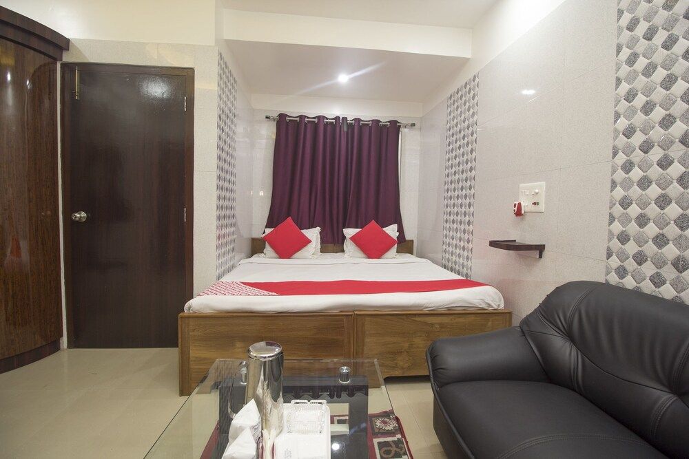 OYO 27907 Greater Kailash The Palace Double or Twin Room 14