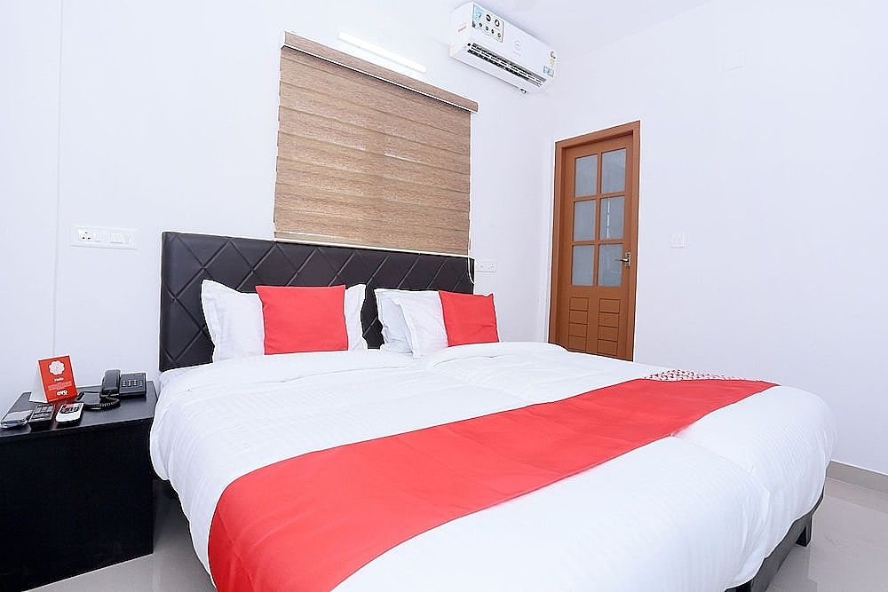 undefined OYO 30973 Thulasi Inn 7