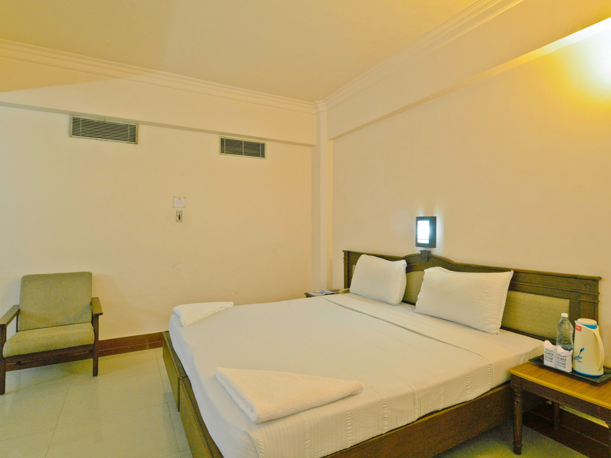 Sealord Hotel Deluxe Room 9