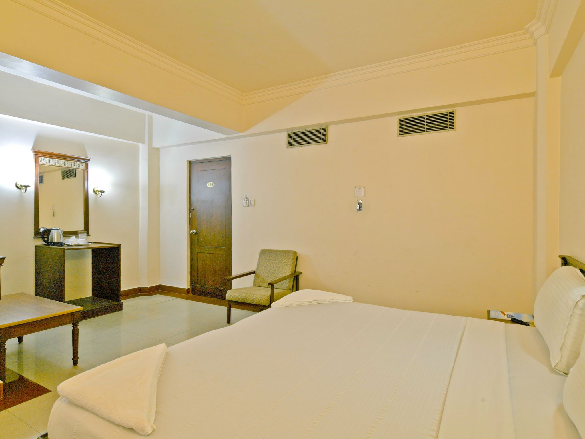 Sealord Hotel Deluxe Room 13
