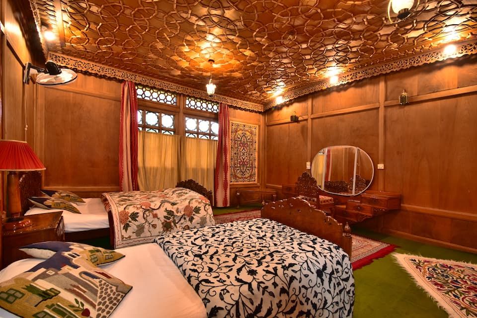 undefined Houseboat Inshallah 8