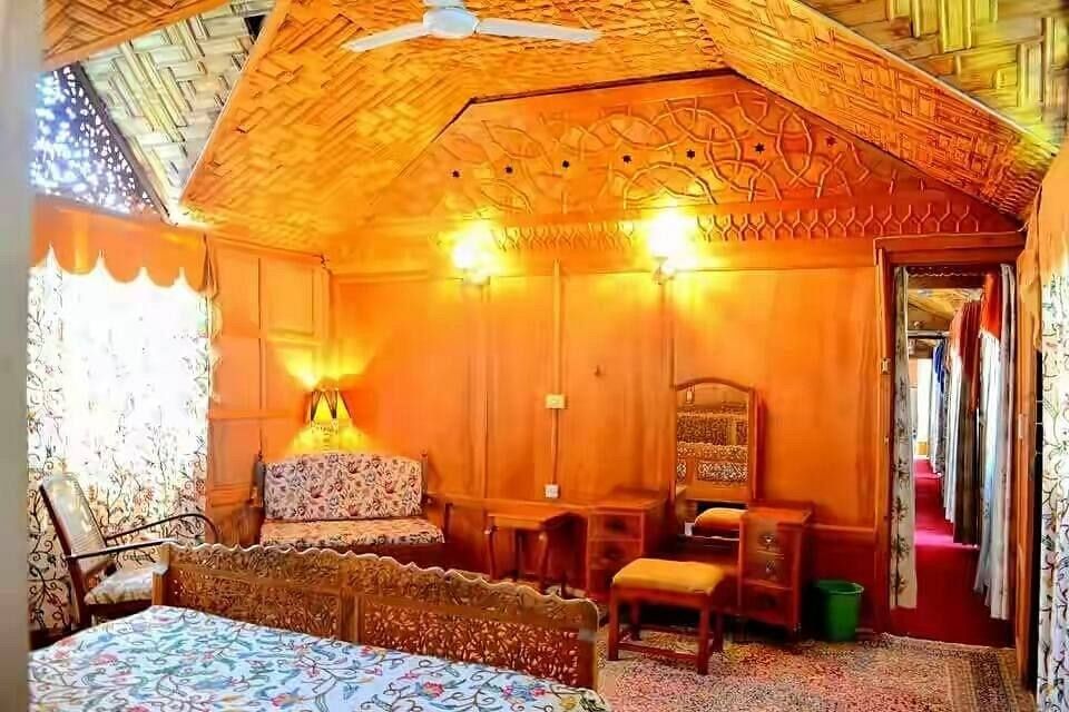 undefined Houseboat Inshallah 10