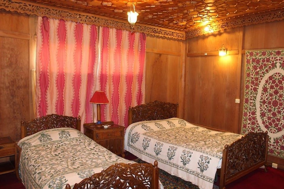 undefined Houseboat Inshallah 9