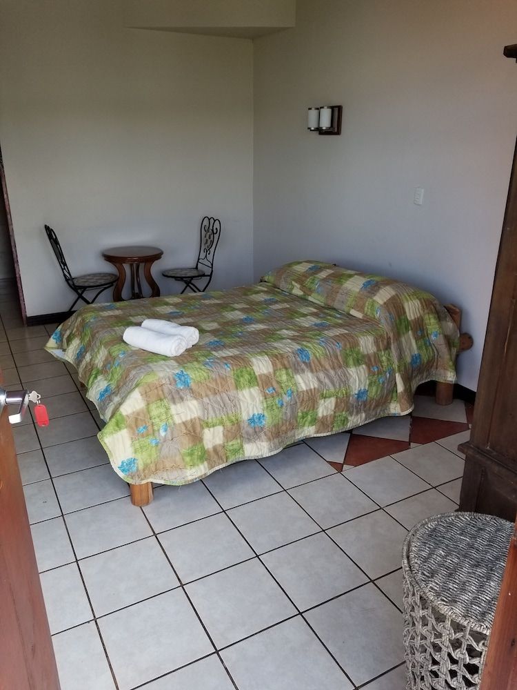 Comfort Suite, 1 King Bed, Refrigerator, Poolside