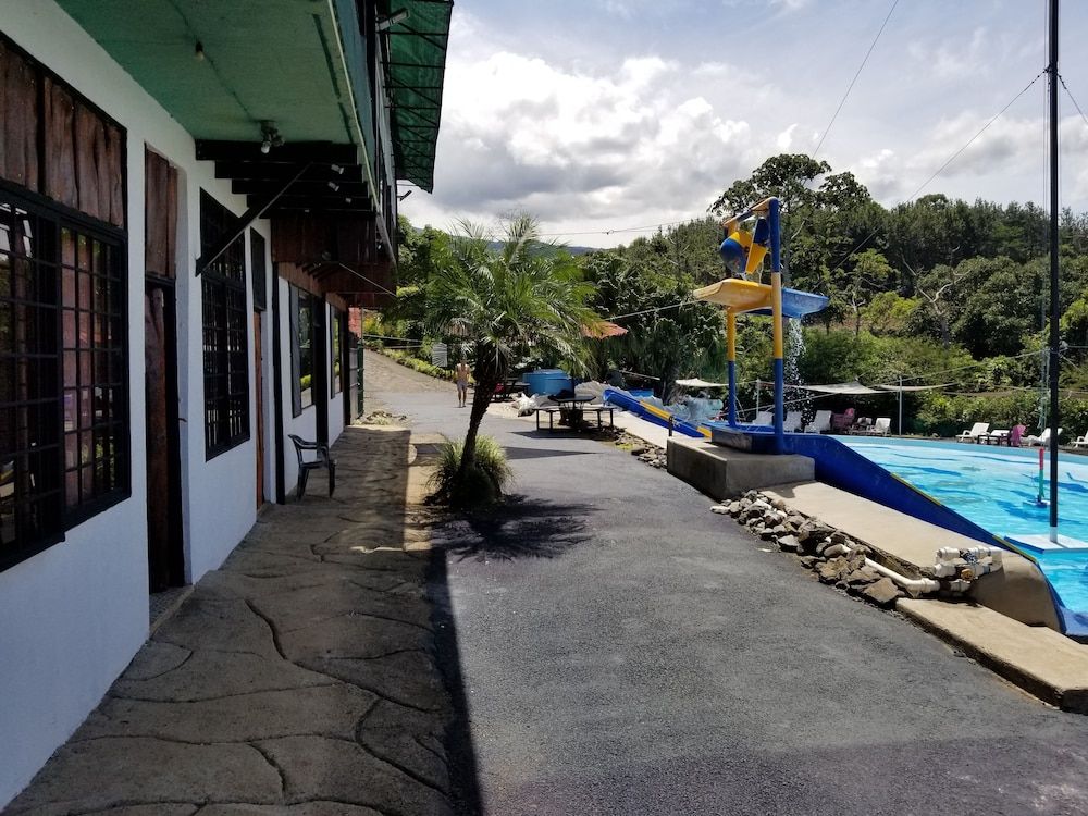 Hotel Monte Campana Heredia Family Studio, 1 Bedroom, Jetted Tub, Poolside 4