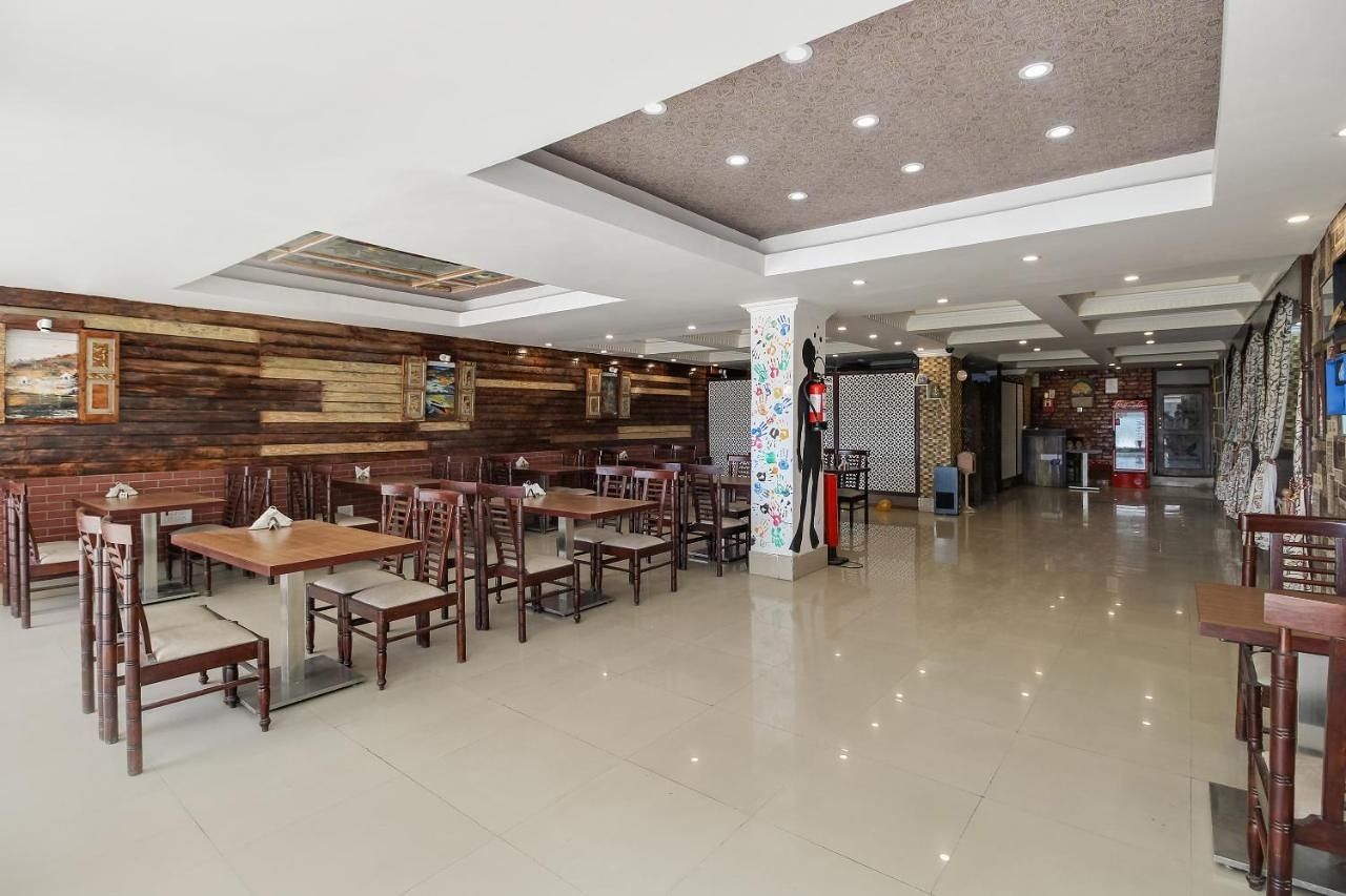 undefined OYO 29553 Hotel Essar 3