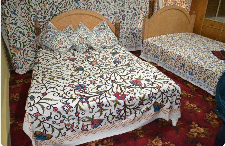 undefined Majestic Houseboat 4