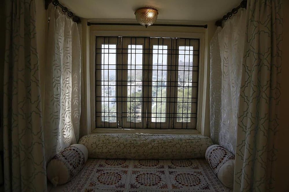 Jai Villa Homestay Deluxe Double Room, 1 King Bed, Hill View 6