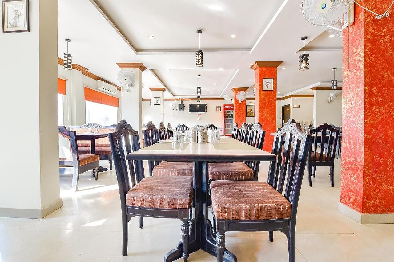 undefined FabExpress Relax Inn I 6